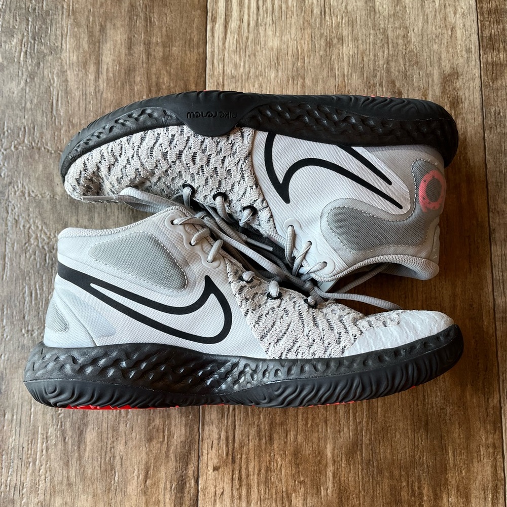 Men’s Nike KD Trey 5 Viii Basketball Shoes Size 8